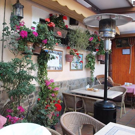 Hostal Restaurante La Muralla Canete  Eksteriør bilde