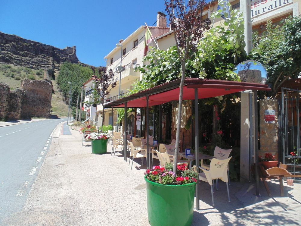 Hostal Restaurante La Muralla Canete  Eksteriør bilde